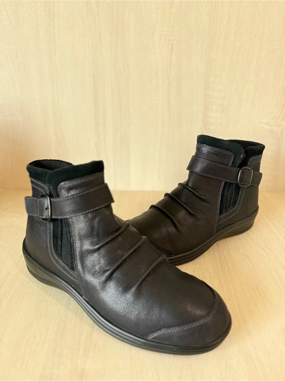 SoftWalk Women’s Black Leather Ankle Boots Size 11 M Buckle Strap Comfort Zip Bo